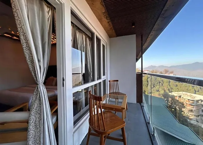 Himalayan River Resort, Manali- #Riverside #Private Parking #Scenic River & Mountain View #Open Cafe # Spacious Room #Big Garden With Campfire