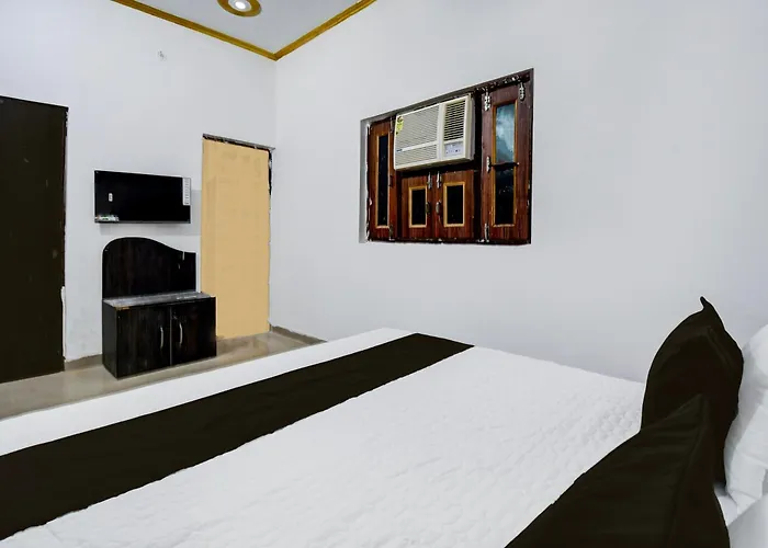 Hotel O The Aadvan Palace