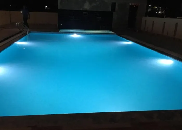 Hotel Rajadhiraj