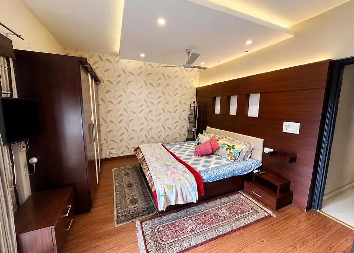 Elegant 3Br Apt In Mohali By Especial Rentals