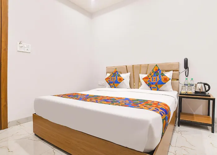 Hotel Trivana, Mahalaxmi Nagar