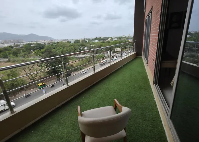 Hotel Divine