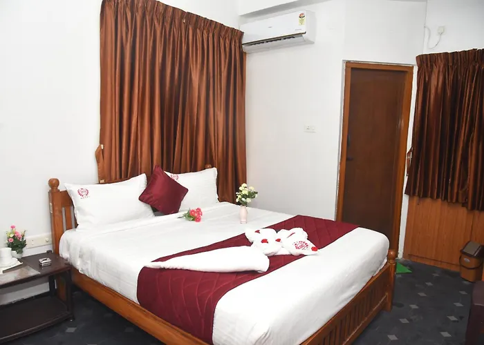Rd Hotel-Near Anna Statue