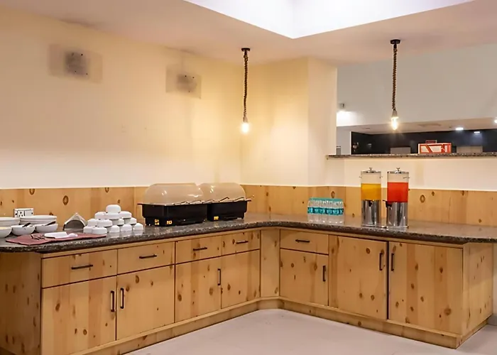 The Classic Pranav Resort A- Premium Property & Luxury Rooms With Mountain View