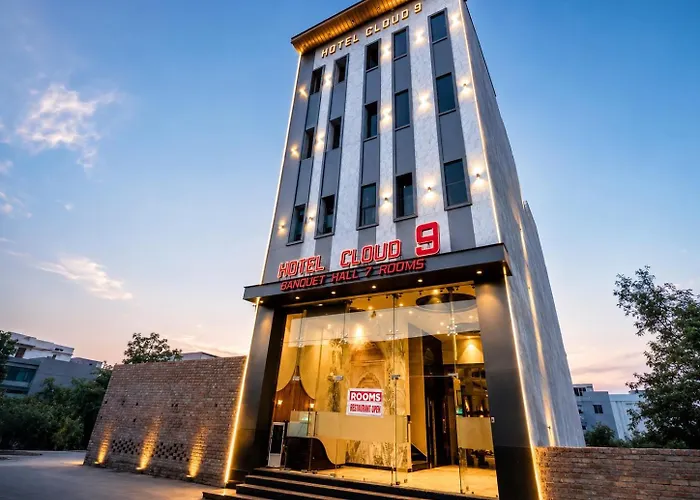 Hotel Cloud 9