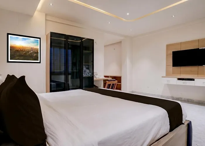 Super Townhouse Oak Dharwad New Bus Terminal Formerly Hotel Aditya Inn