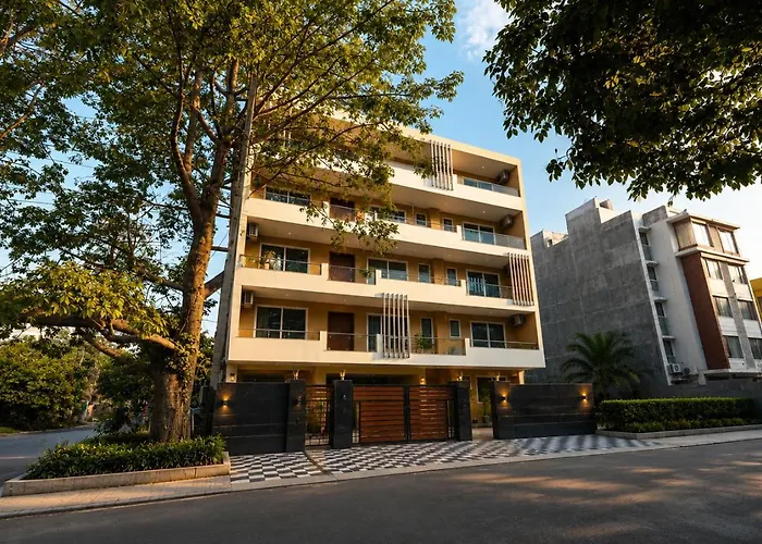 Corporate Stays-Golf Course Road