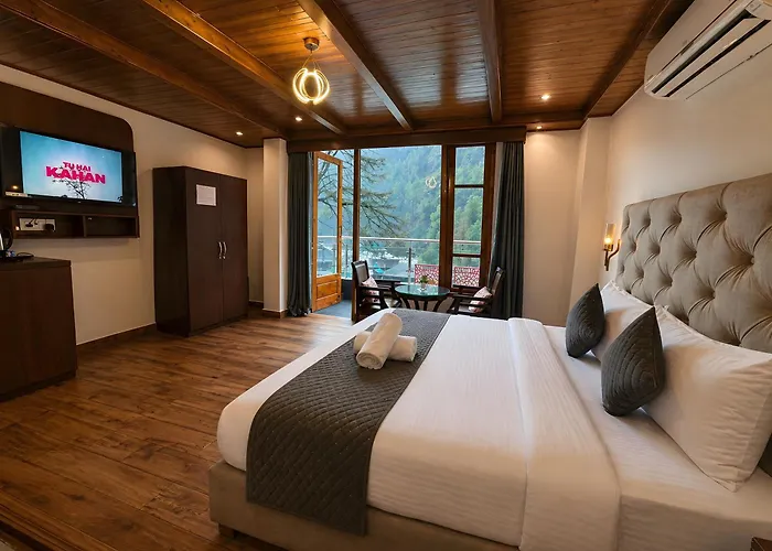 Hotel The Blueberry With Swimming Pool - By Aasia Holidays
