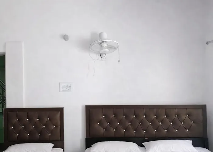 Aakarsh Hotel