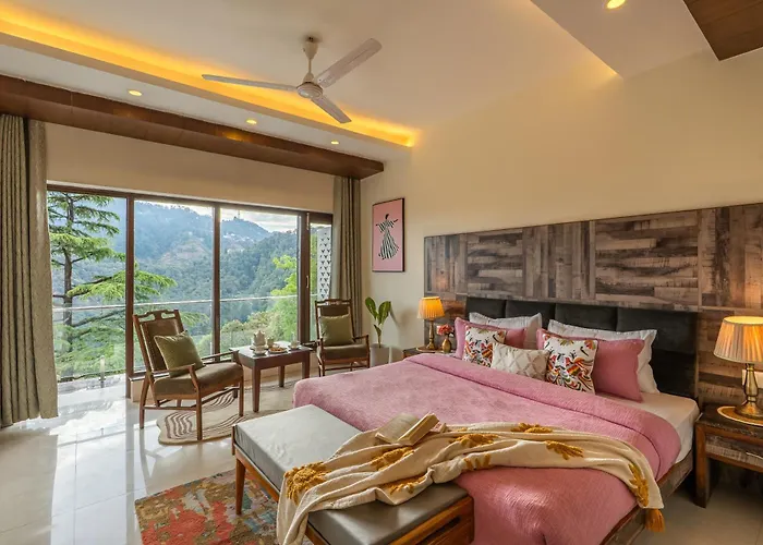 Hotel Seven Oaks