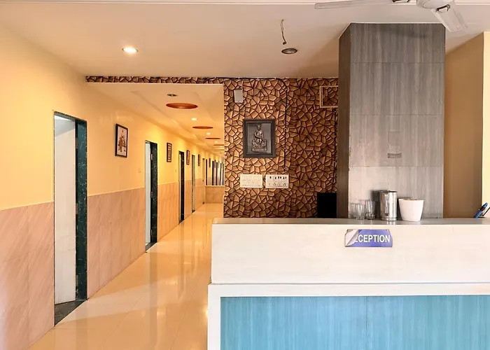 Hotel Adarsh Palace