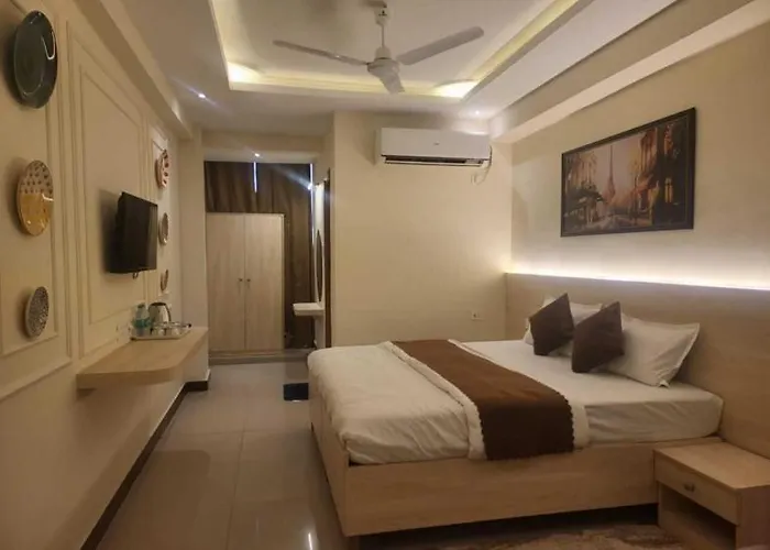 Hotel Ananta Vilas