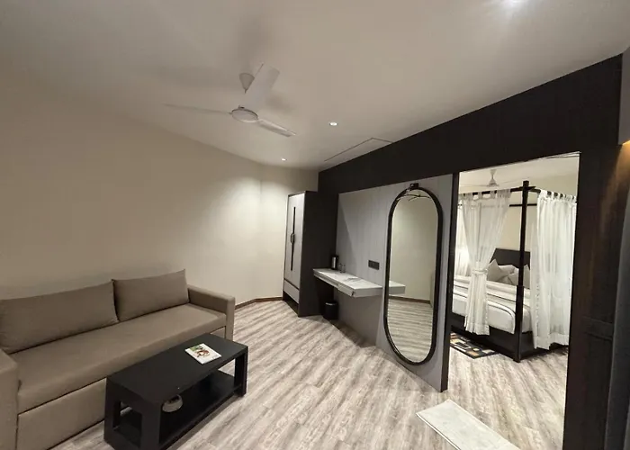 Hotel Anan Palace
