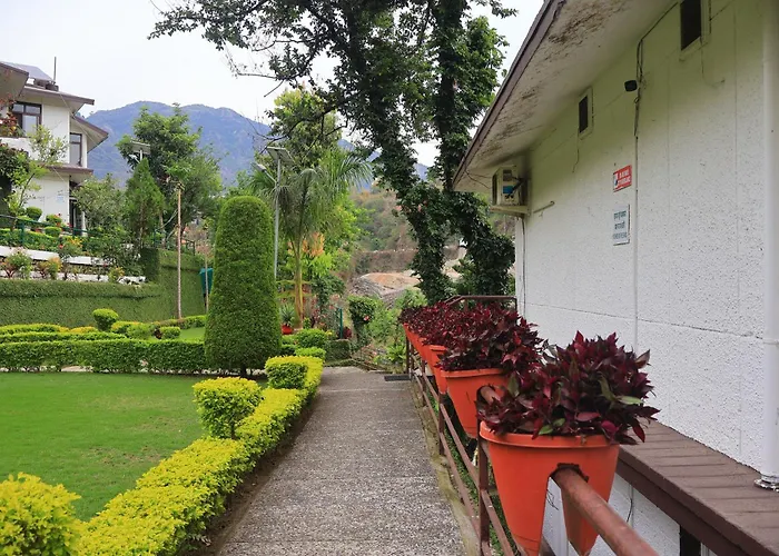 Home In The Hills, Resort & Restaurant