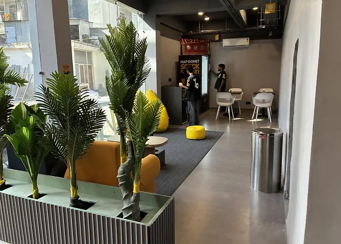 Naptapgo - Japanese Inspired Pod Hotel Katra