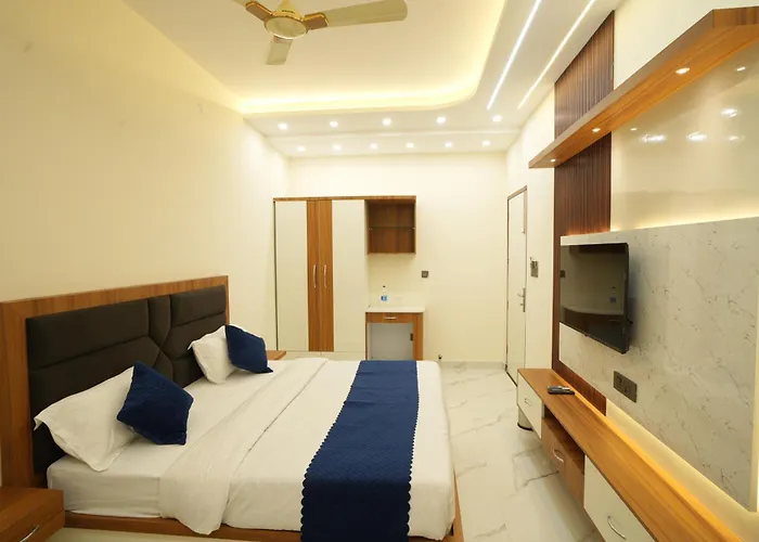 Hotel Homeland