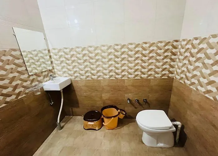 Raj Hotel