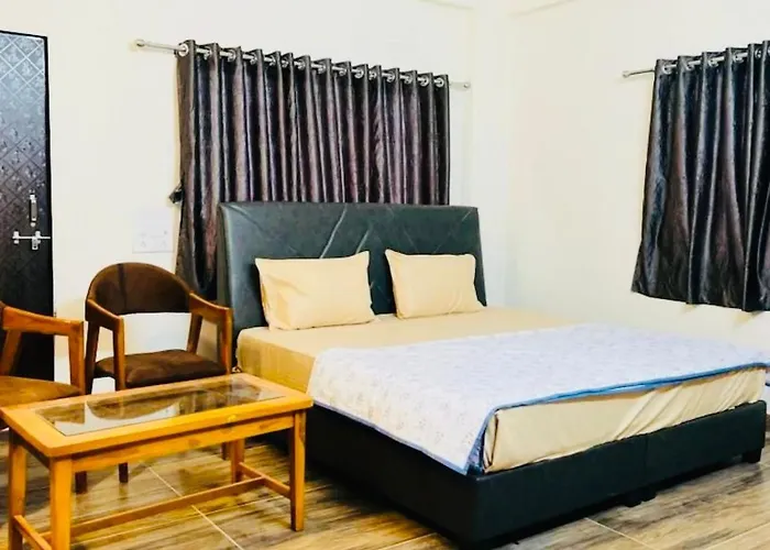 Raj Hotel