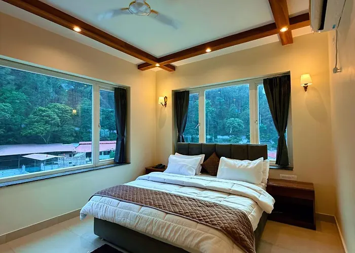 Kesari Hotel & Restaurant Near Kainchi Dham