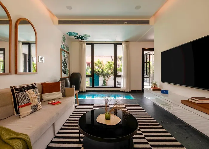 The Meredian Villa B By Tisyastays