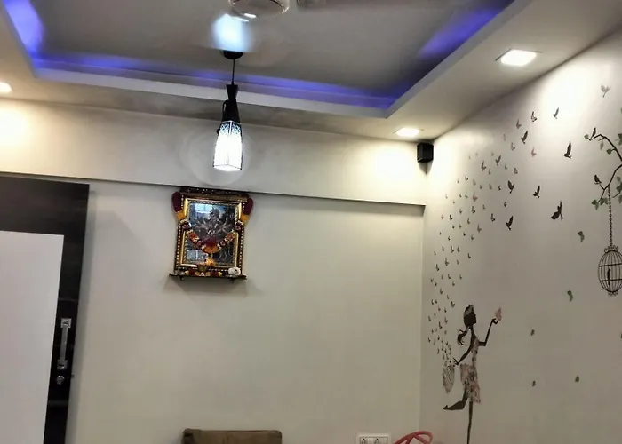 Aaryastays Centrally Located 3Bhk With Premium Interiors