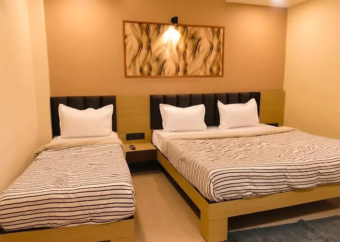 Lalji'S Hotel & Restaurant