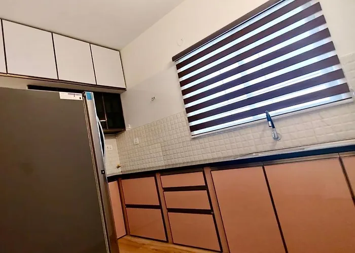 Sheetal Service Apartment