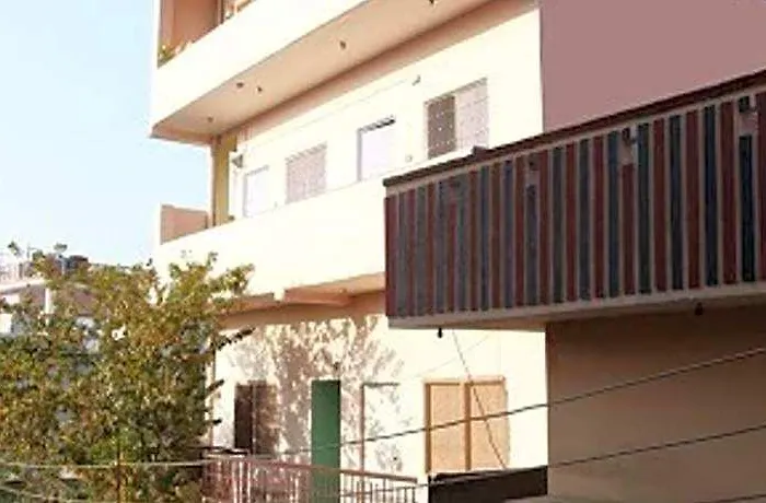 Kedar Guest House -Feel At Home Varanasi