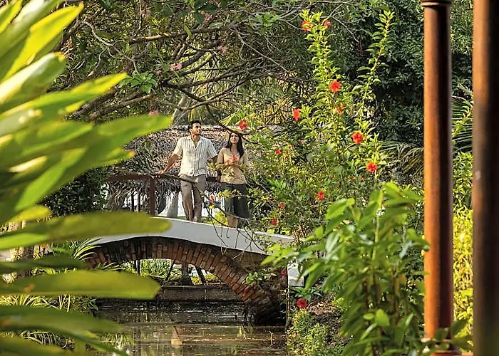 Coconut Lagoon Kumarakom- A Cgh Earth Experience