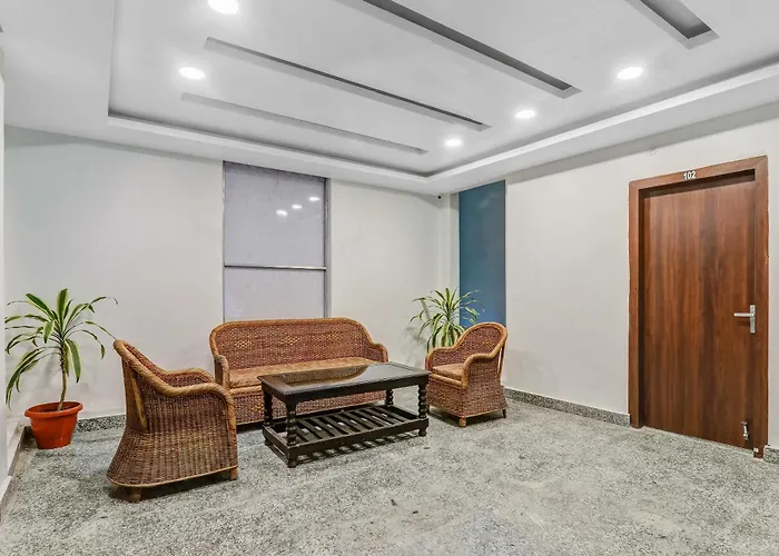 Super Collection O Yamuna Palace Near Gomti Riverfront Park Lucknow