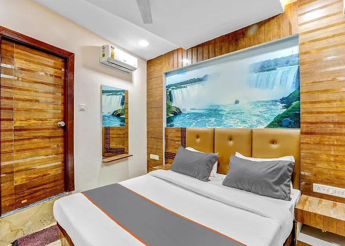 Hotel O The Grand Peradiot