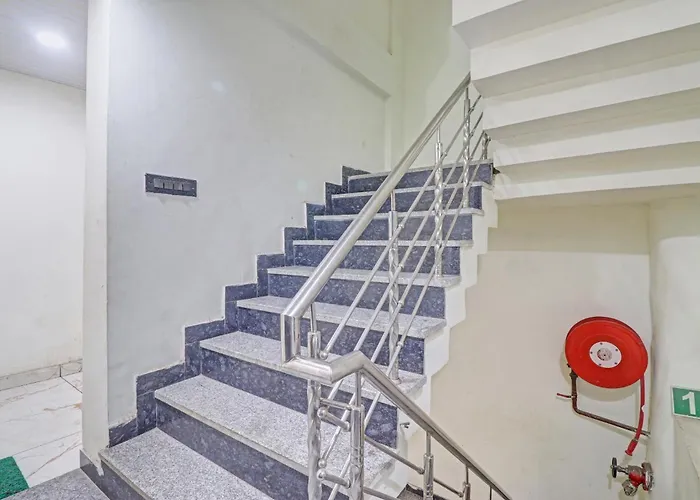 Hotel O Bhavya Residency Delhi 