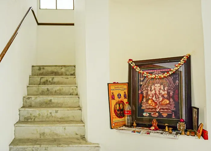 Hotel O Swapna