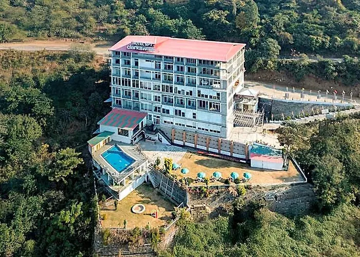 Spt Clarks Inn Suites, Mandi