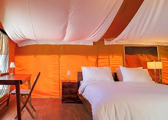 Merak Lodge & Camp