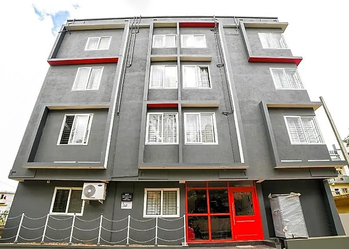 Townhouse Sarvar Hospitality Near Ascendas Park Square Mall