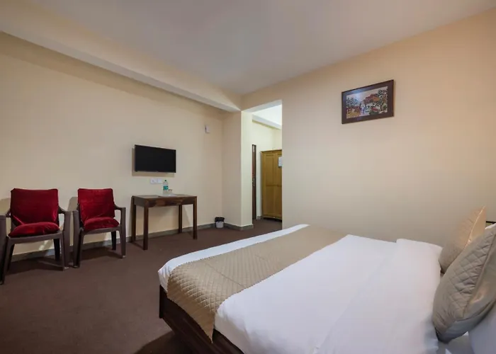 The Prakriti Heights L Lift L Comfortable And Spacious Rooms L Free Wifi, Free Parking L Enjoy Fresh Mountain Air L Managed By Exotic Stays
