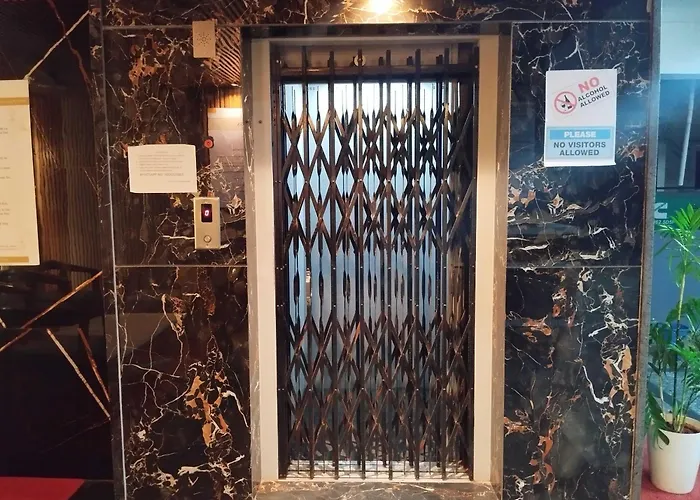 Super Collection O Rio Kondapur Near Rahavendra Colony