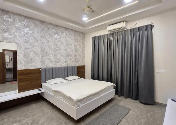 Hotel Keshar Palace Shani Shingnapur