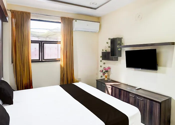 Hotel O Ss Palace