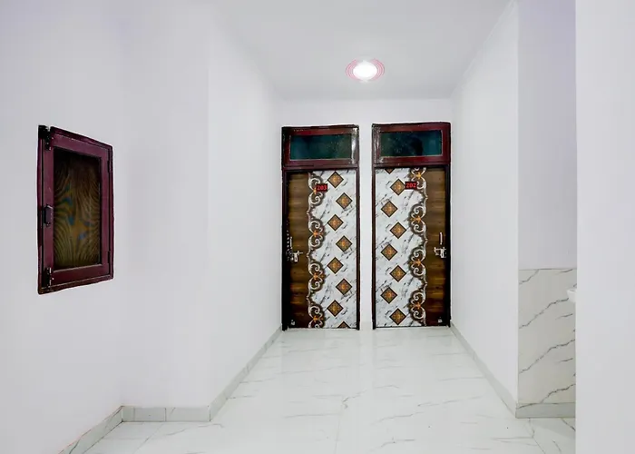 Hotel The Arrow Near Paschim Vihar Delhi 