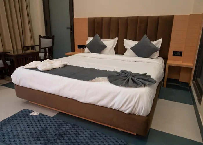 Sukuun Villa Airport Road #Luxury Pool Stay