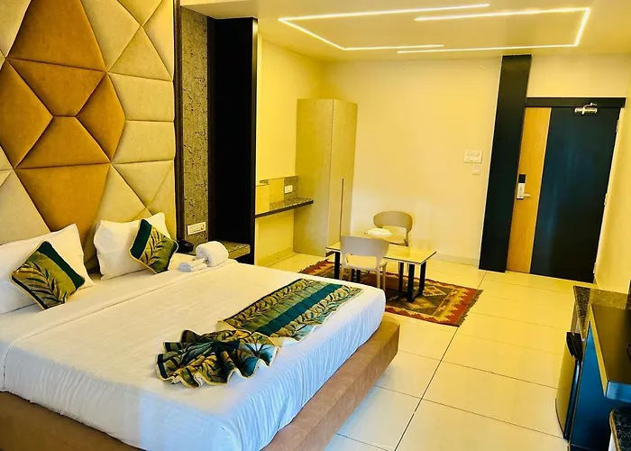 The Hotel Emerald