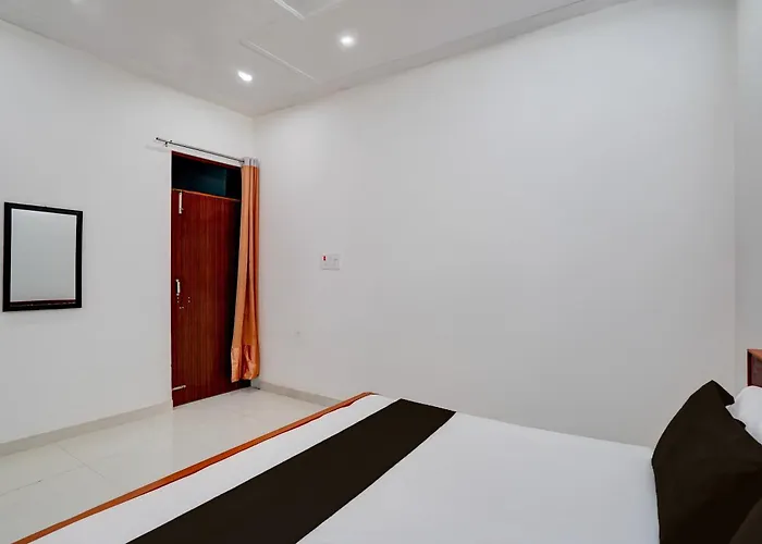 Hotel O Bhavya Inn