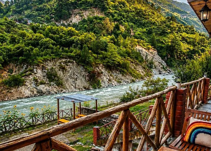 The Riverside Boutique Inn - Tirthan Valley