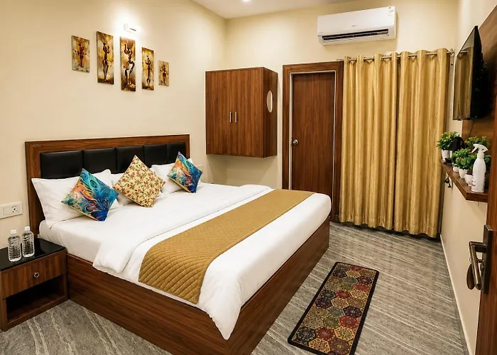 Hotel Brij Vaas - Located Near Major Temples #Ac Rooms #Peaceful Location #Near Prem Mandir