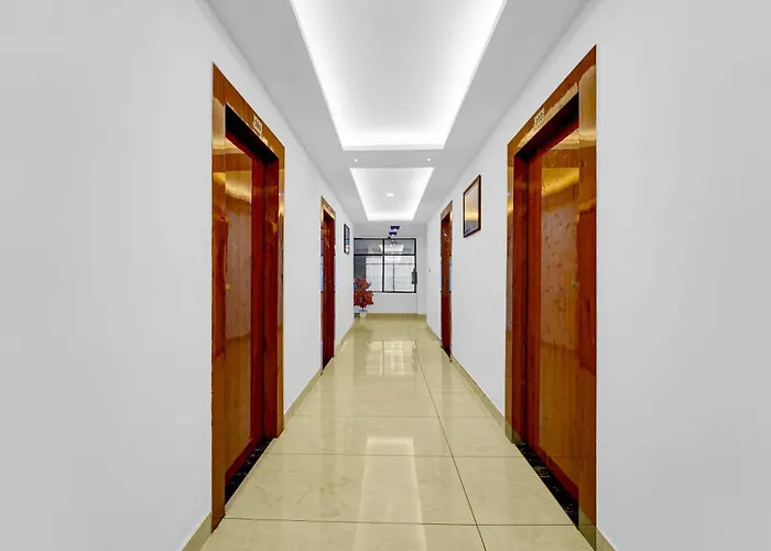 Super Townhouse Adoor Bus Terminal Pathanamthitta Formerly Apsara Tourist Homes