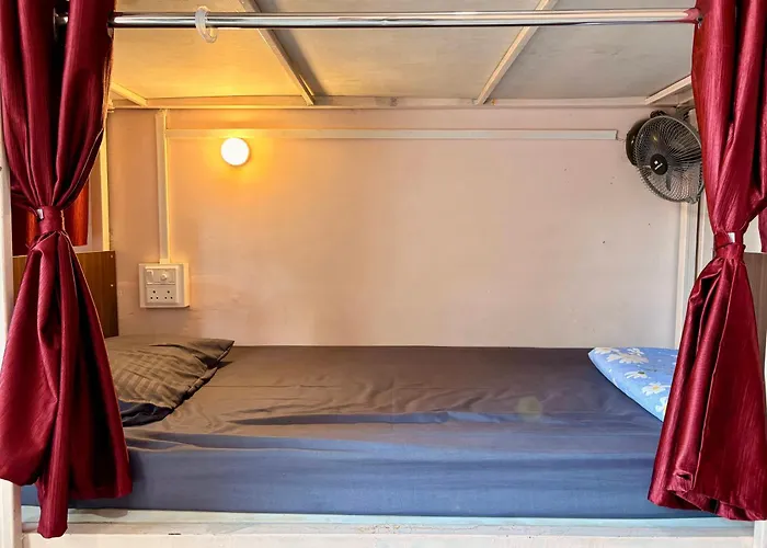 Hotel 5 Star Yatri Vishram Dormitory And Rooms