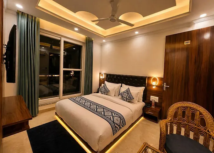 Sitara Premium Gangotri Palace, 1Km Distance From New Glass Bridge - Tapovan #Privateparking