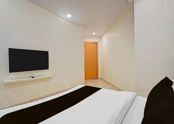 Super Townhouse Oak Sun City Mall Hisar